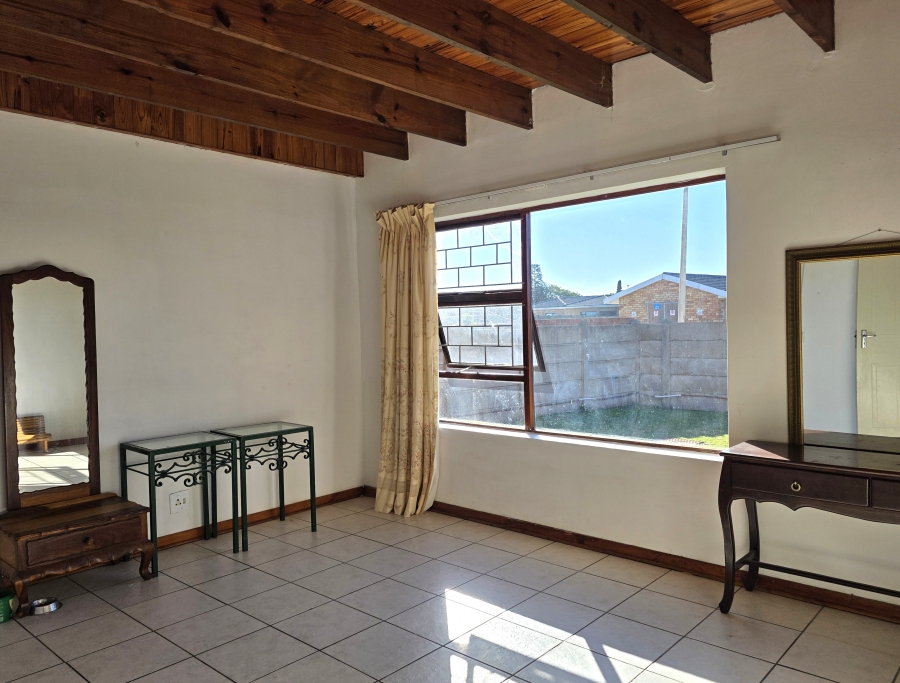 4 Bedroom Property for Sale in Noorsekloof Eastern Cape